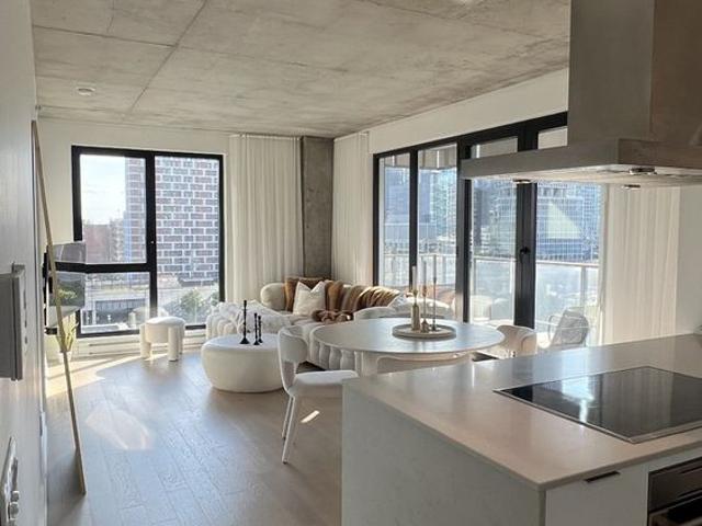 Apartment for rent in La Cité du Multimédia, Montréal