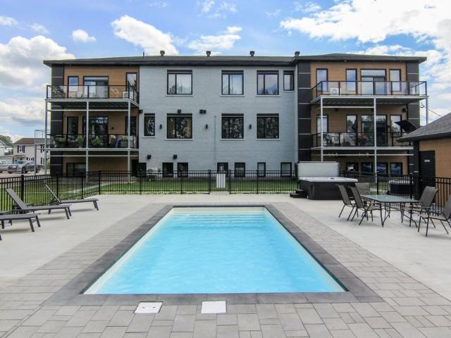 Apartment for rent in Saint-ambroise, Quebec