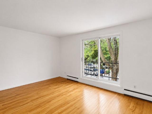 Apartment for rent in Laval-des-rapides, Quebec