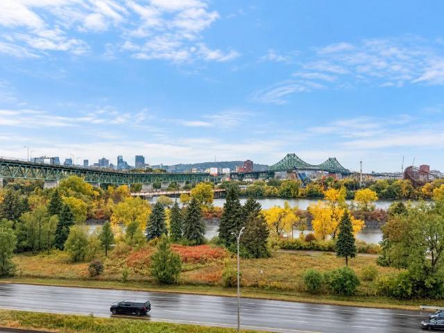 Apartment for rent in Vieux-Longueuil, Longueuil
