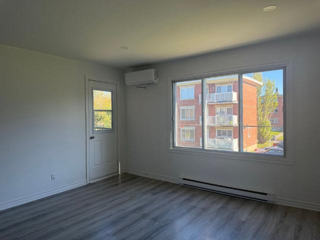 Apartment for rent in Pont-Viau, Laval (région administrative)