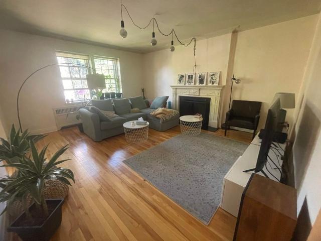 Apartment for rent in Hampstead, Quebec
