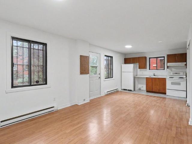 Apartment for rent in Laval-des-rapides, Quebec