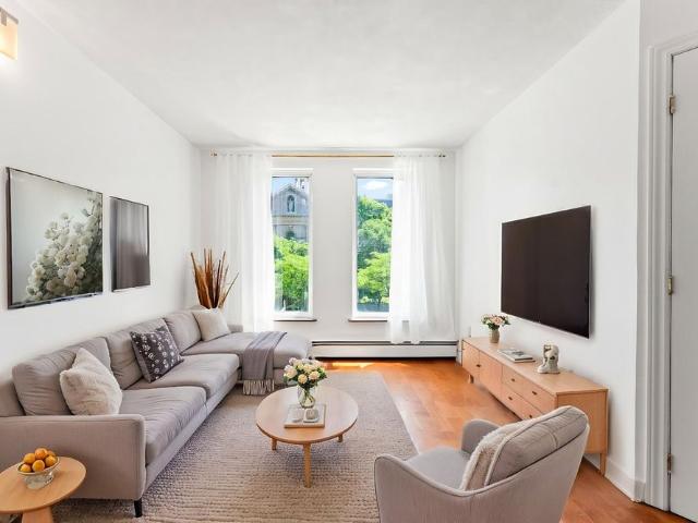Apartment for rent in St. Leonard's, Quebec