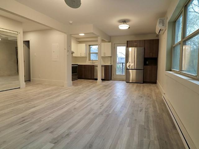 Apartment for rent in Pointe-claire, Quebec