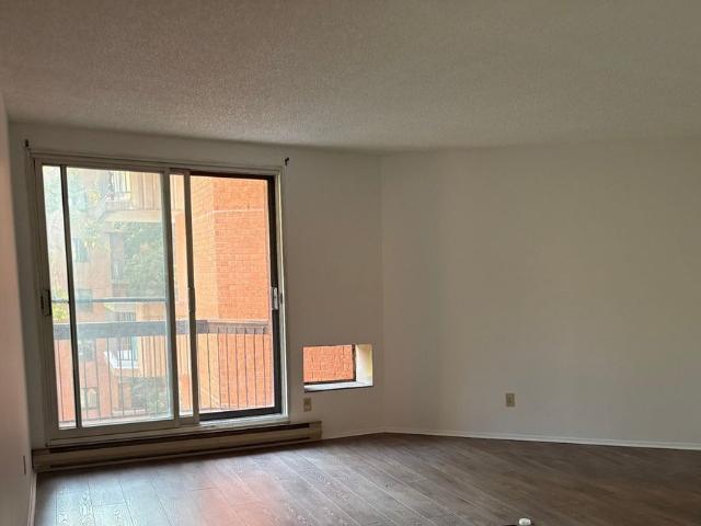 Apartment for rent in Saint-Laurent, Montréal
