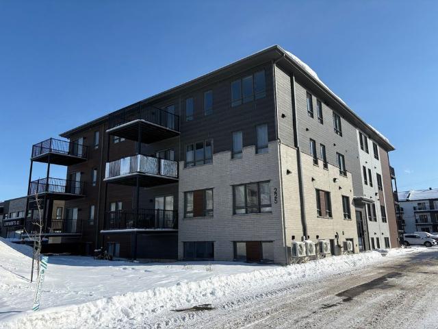 Apartment for rent in Saint-pierre, Quebec