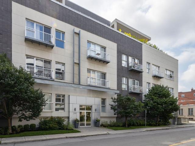 Apartment for rent in Mont-royal, Quebec