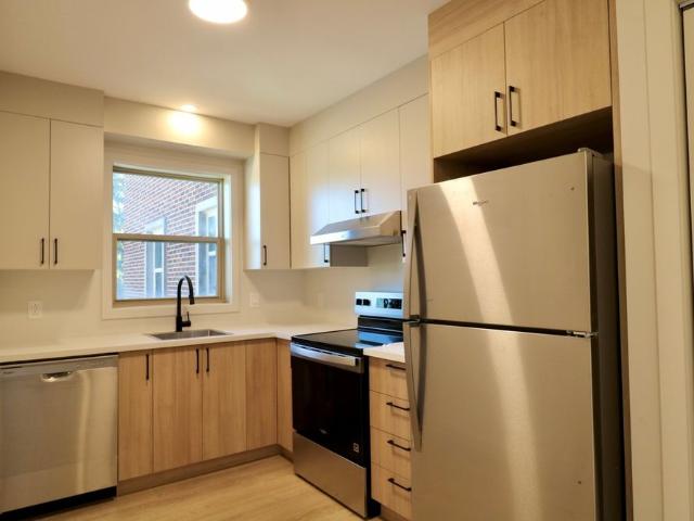 Apartment for rent in Pointe-claire, Quebec