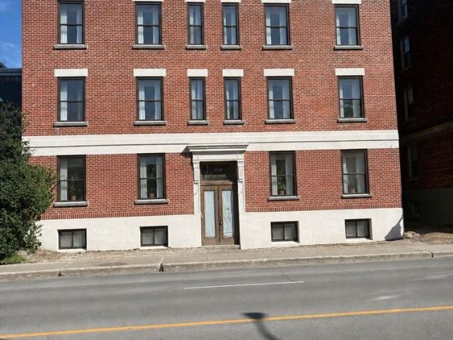 Apartment for rent in Westmount, Quebec