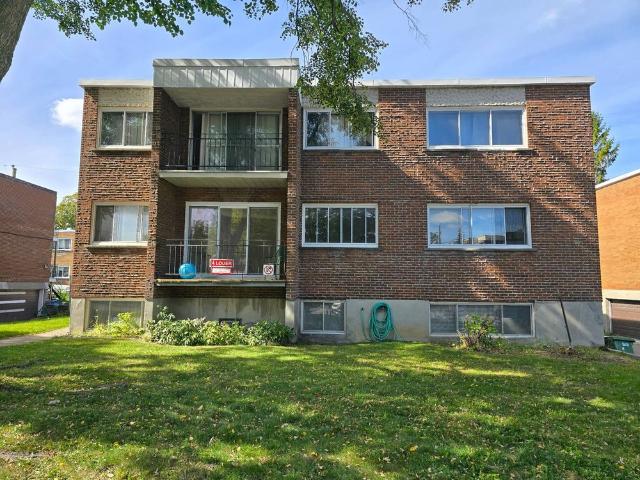Apartment for rent in Saint-Laurent, Montréal