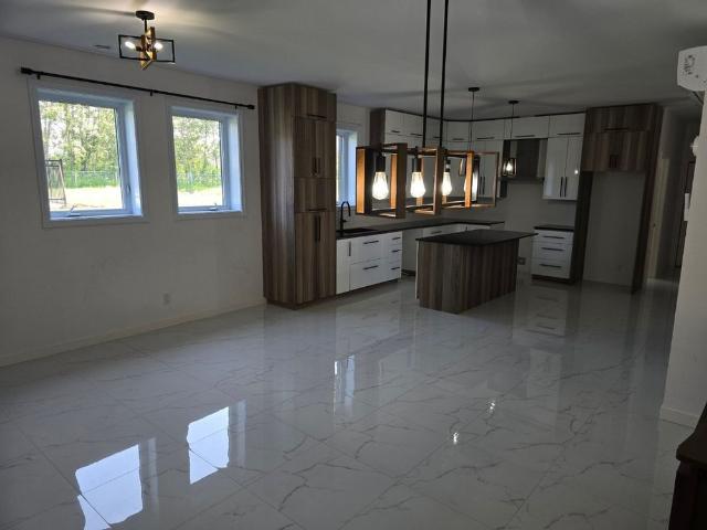 Apartment for rent in Saint-ambroise, Quebec