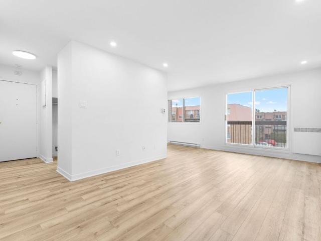 Apartment for rent in Laval-des-rapides, Quebec