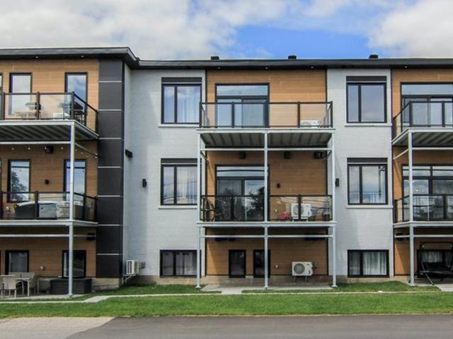 Apartment for rent in Saint-ambroise, Quebec
