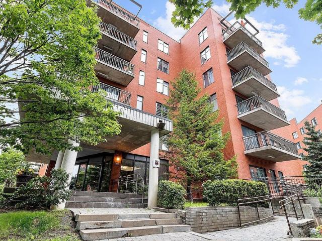 Apartment for rent in Saint-Laurent, Montréal