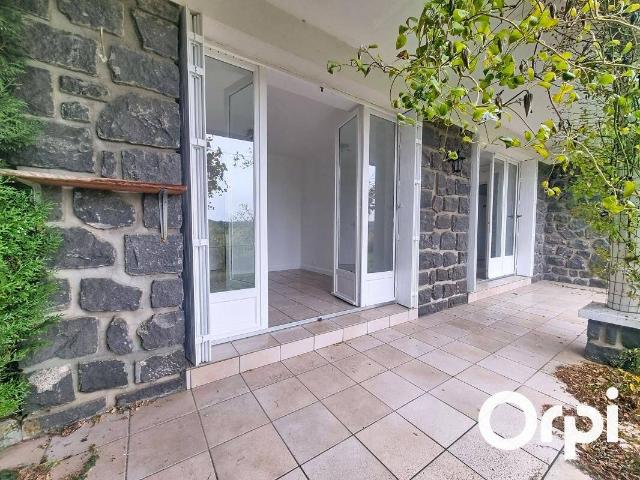 Appartement location à Le Cros, Anglards-de-Saint-Flour