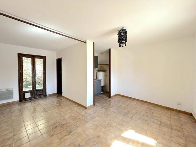 Studio location à Le Port, Cubzac-les-Ponts