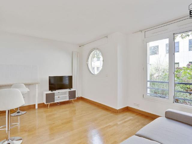 Studio location à Nanterre, Courbevoie