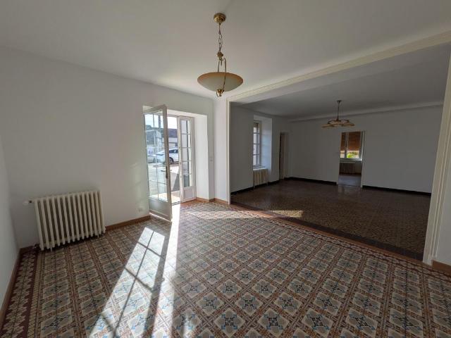 Maison location à Corfeu, Saint-Péravy-la-Colombe