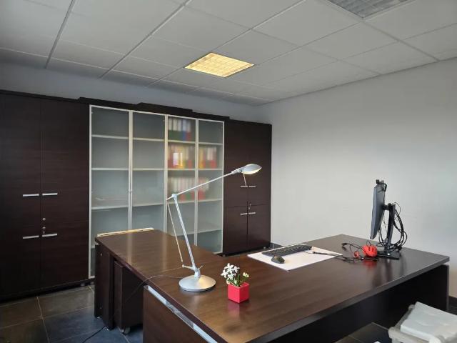 Bureau location à Frameries, Wallonie