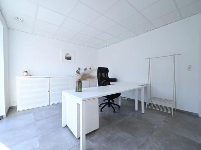 Bureau location à Strée-lez-Huy, Modave