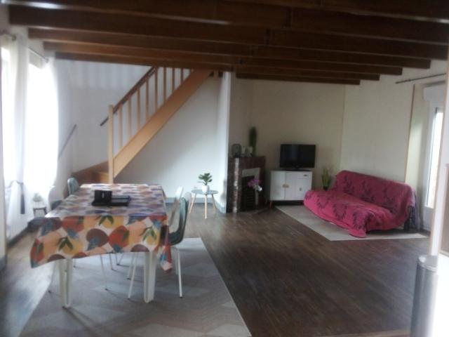 Maison location à Le Bois Glain, Issé
