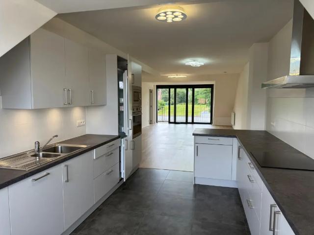 Duplex location à Court-saint-étienne, Wallonie
