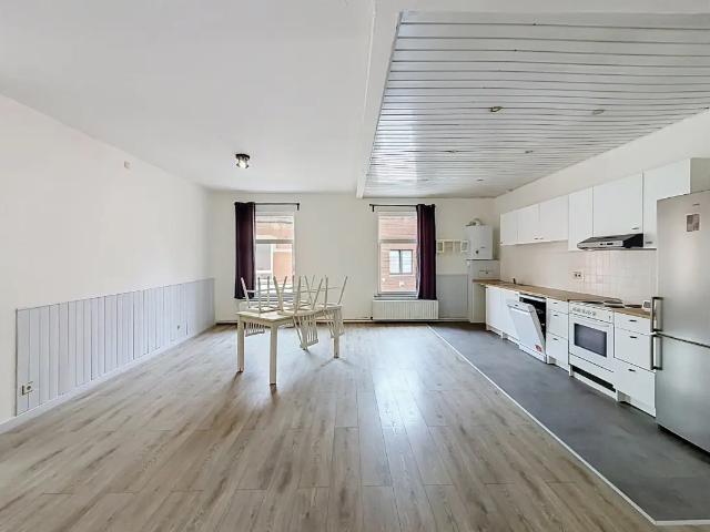 Duplex location à Tienne Saint-Nicolas, Manage