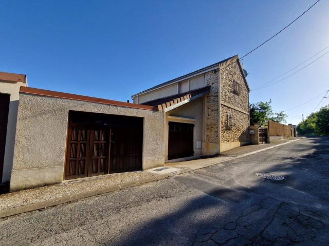 Maison location à Le Pieuré, Saint-Chéron