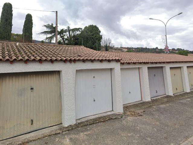 Garage location à Apt