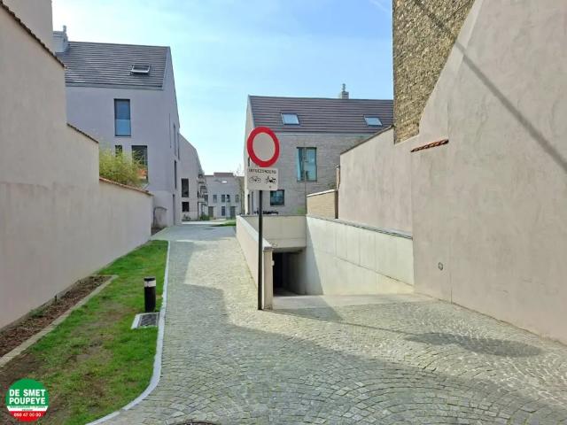 Garage location à Brugge, West-Vlaanderen