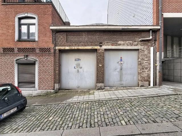 Garage location à Charleroi, Wallonie