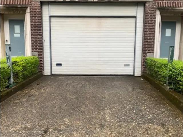 Garage location à Charleroi, Wallonie