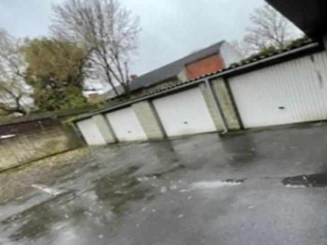 Garage location à Charleroi, Wallonie
