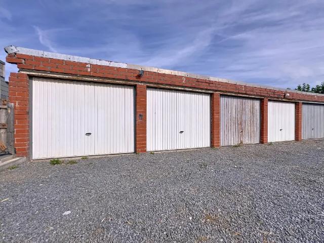 Garage location à Mouscron, Wallonie