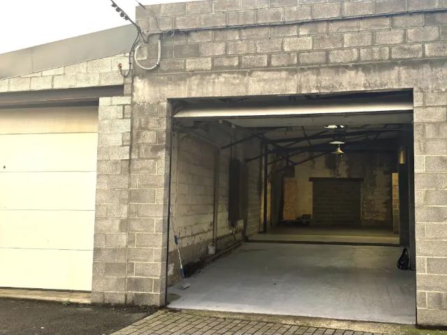 Garage location à Dour, Wallonie
