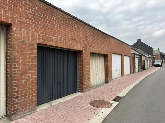 Garage location à Forchies-la-Marche, Fontaine-l'Évêque