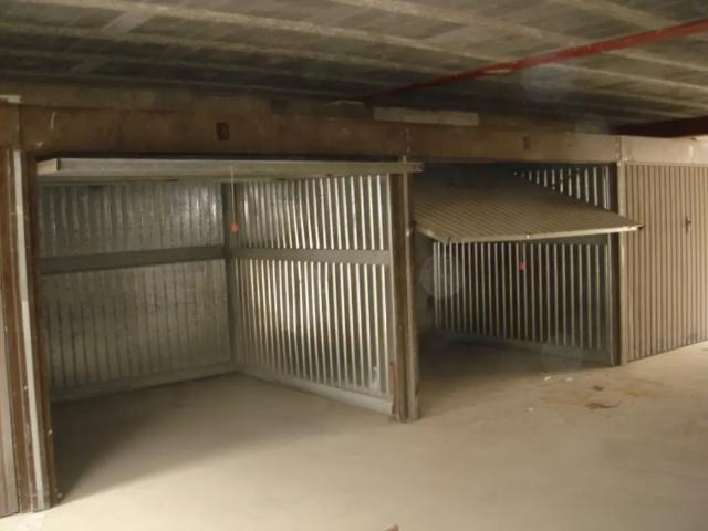 Garage location à Rixensart, Wallonie