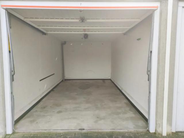 Garage location à Haaltert, Oost-Vlaanderen