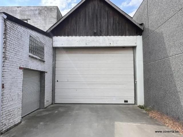 Garage location à Iseghem, West-Vlaanderen
