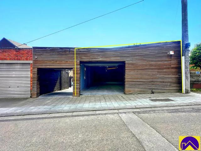 Garage location à Charleroi, Wallonie