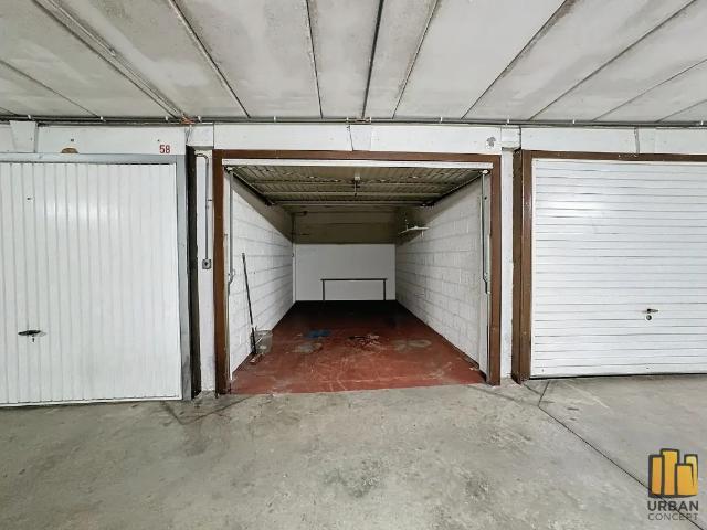 Garage location à Laeken - Laken, Bruxelles - Brussel