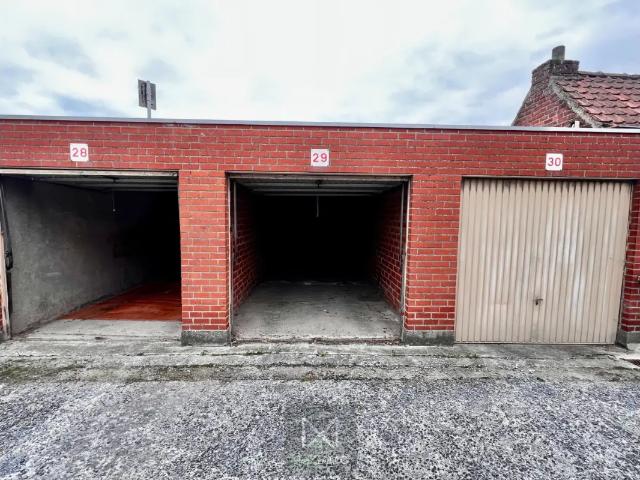 Garage location à Lauwe, West-Vlaanderen
