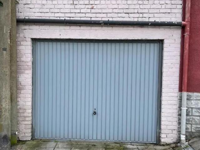 Garage location à Charleroi, Wallonie
