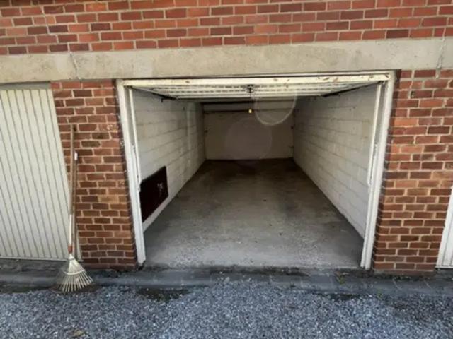 Garage location à Charleroi, Wallonie