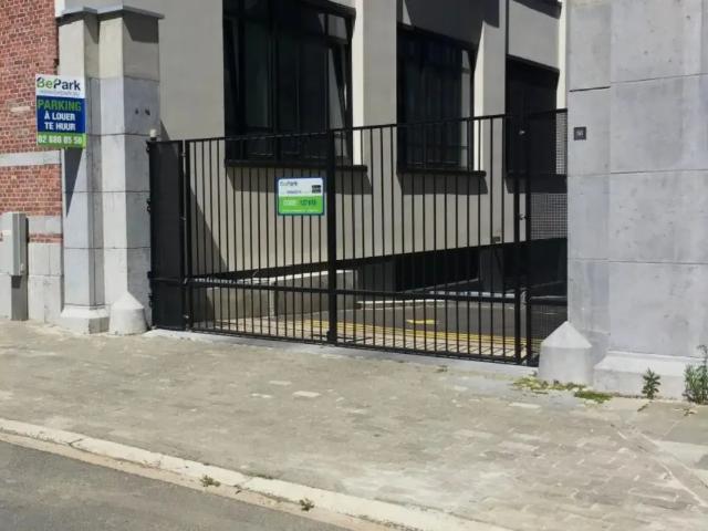 Garage location à Cité Nogent - Tuinwijk Nogent, Molenbeek-Saint-Jean - Sint-Jans-Molenbeek
