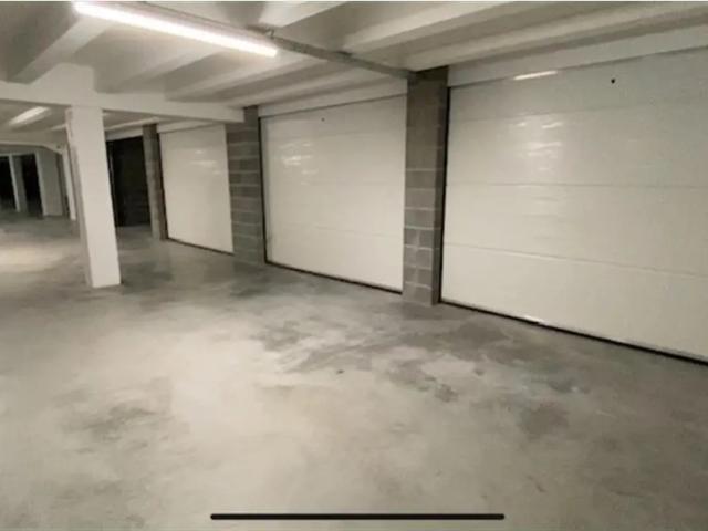 Garage location à Mouscron, Wallonie