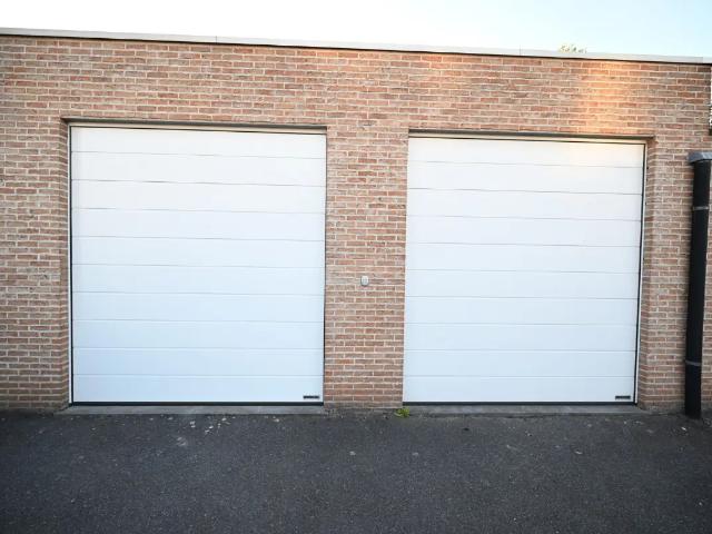 Garage location à Oostkamp, West-Vlaanderen