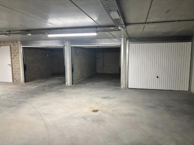 Garage location à Opwijk, Brabant