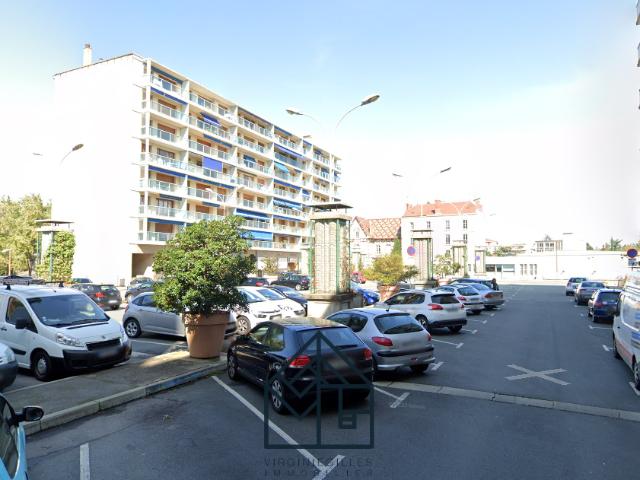 Garage location à Roanne